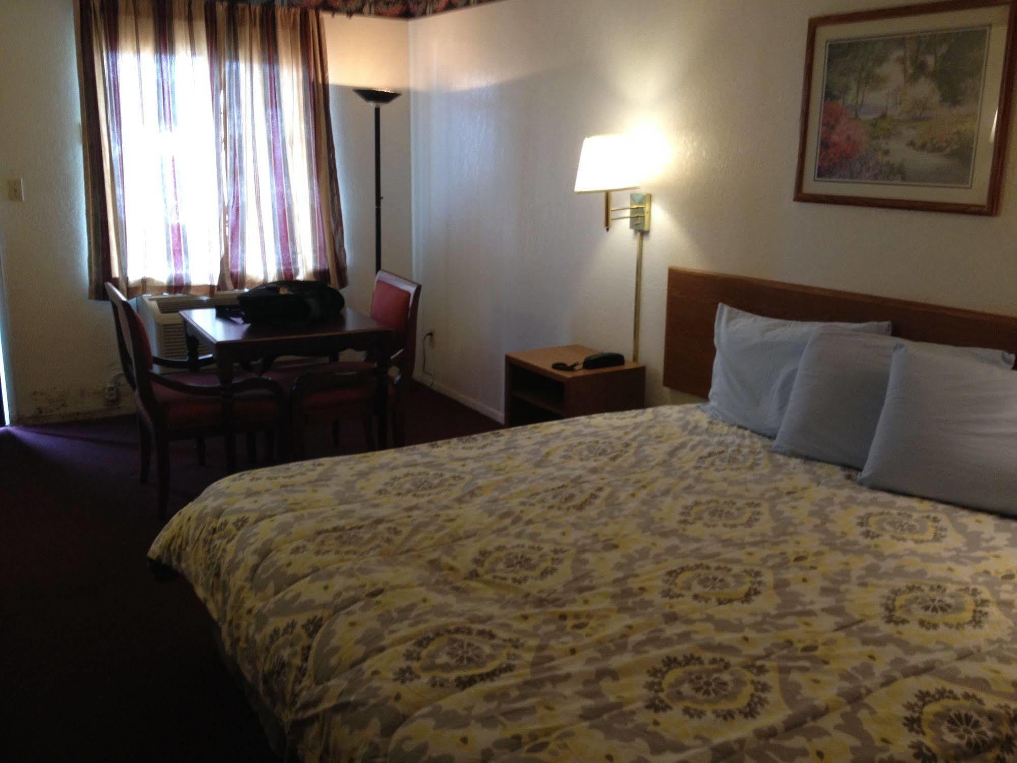 Crown Inn Grand Prairie Eksteriør billede